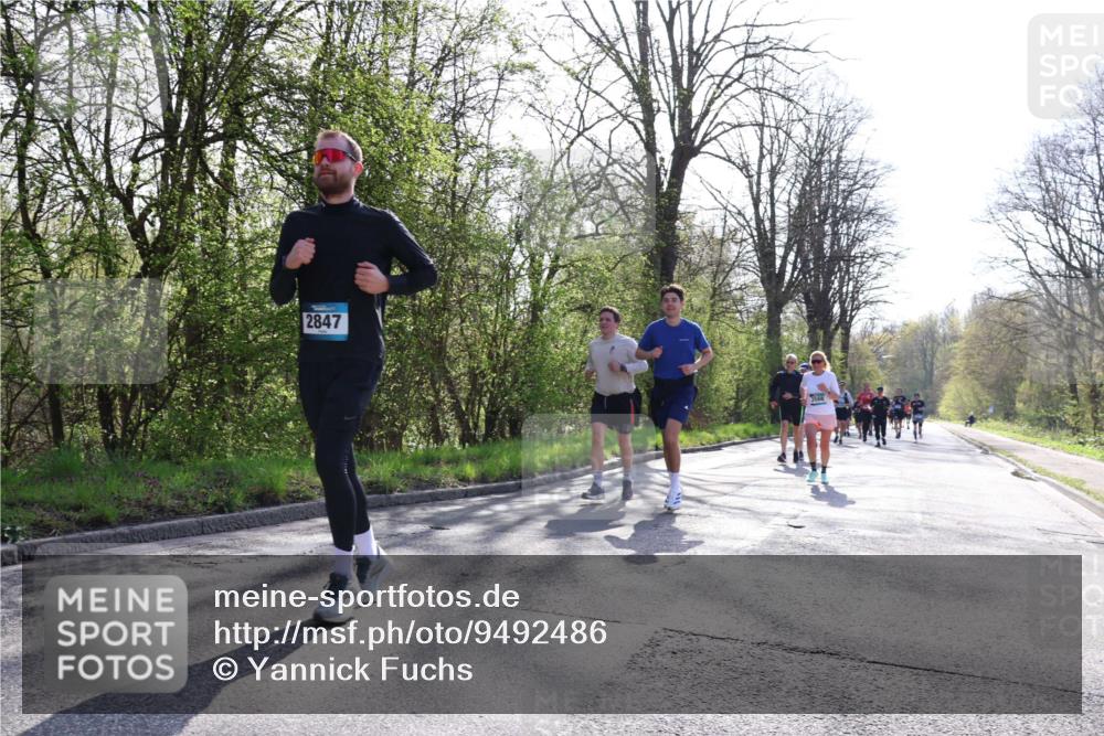 12.04.2026 - 45. Internationalen Wilhelmsburger Insellauf Yannick Fuchs http://msf.ph/oto/9492486 12.04.2026 10:44:56 Laufen 2847 meine-sportfotos.de