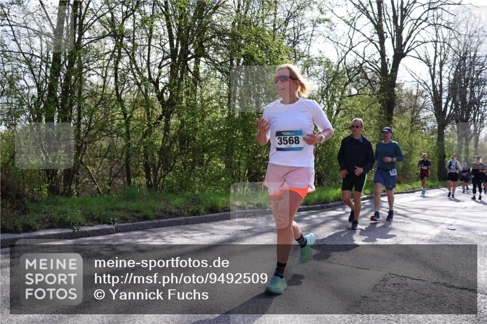 12.04.2026 - 45. Internationalen Wilhelmsburger Insellauf Yannick Fuchs http://msf.ph/oto/9492509 12.04.2026 10:44:59 Laufen 3568 meine-sportfotos.de