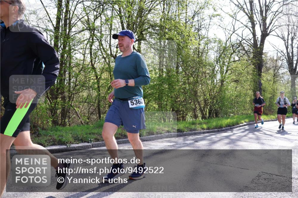 12.04.2026 - 45. Internationalen Wilhelmsburger Insellauf Yannick Fuchs http://msf.ph/oto/9492522 12.04.2026 10:45:01 Laufen 5362 meine-sportfotos.de