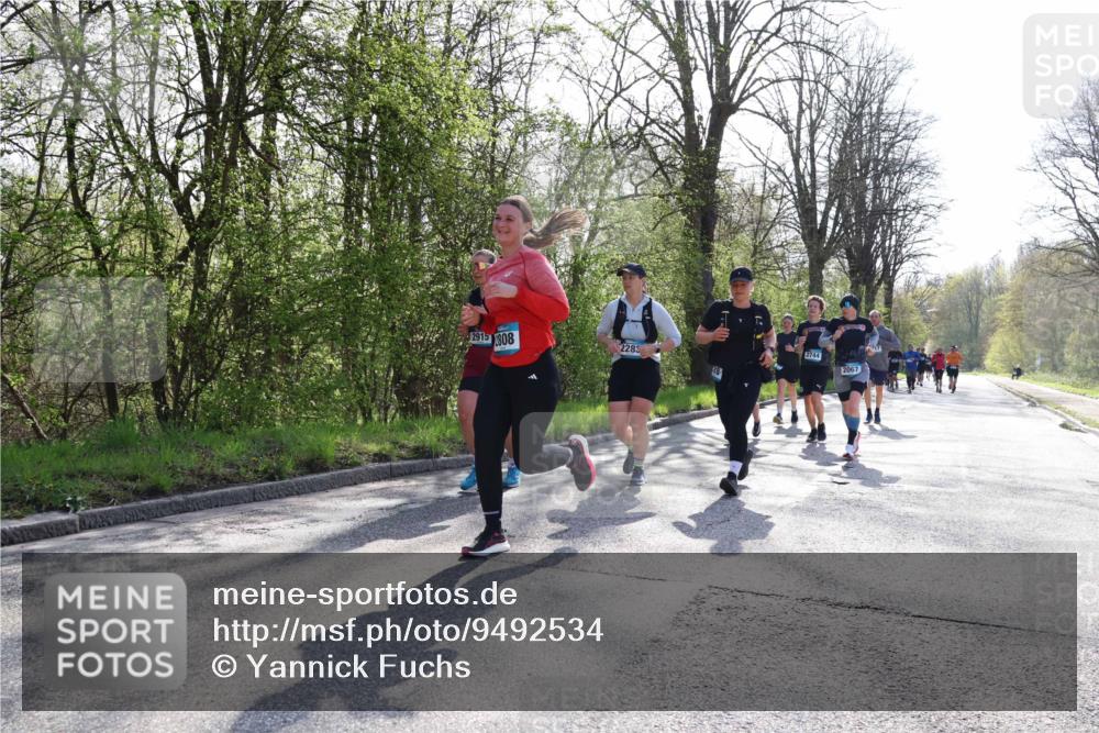 12.04.2026 - 45. Internationalen Wilhelmsburger Insellauf Yannick Fuchs http://msf.ph/oto/9492534 12.04.2026 10:45:03 Laufen 2915, 808, 2283, 2744, 2067 meine-sportfotos.de