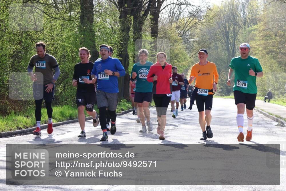 12.04.2026 - 45. Internationalen Wilhelmsburger Insellauf Yannick Fuchs http://msf.ph/oto/9492571 12.04.2026 10:45:09 Laufen 2818, 39, 3179, 39, 2220, 5319, 4368, 5844, 4070 meine-sportfotos.de