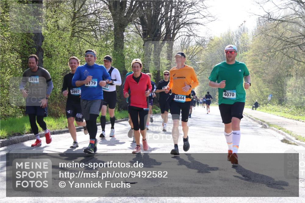 12.04.2026 - 45. Internationalen Wilhelmsburger Insellauf Yannick Fuchs http://msf.ph/oto/9492582 12.04.2026 10:45:11 Laufen 2818, 3997, 179, 82, 5844, 4070 meine-sportfotos.de