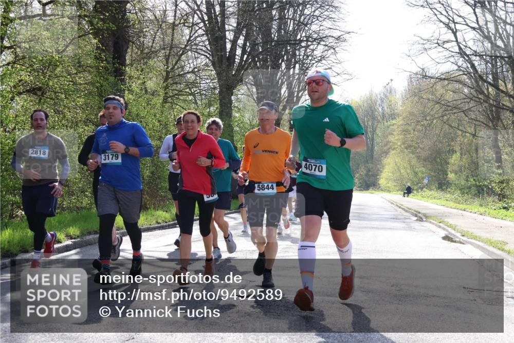 12.04.2026 - 45. Internationalen Wilhelmsburger Insellauf Yannick Fuchs http://msf.ph/oto/9492589 12.04.2026 10:45:12 Laufen 2818, 3179, 5844, 4070 meine-sportfotos.de