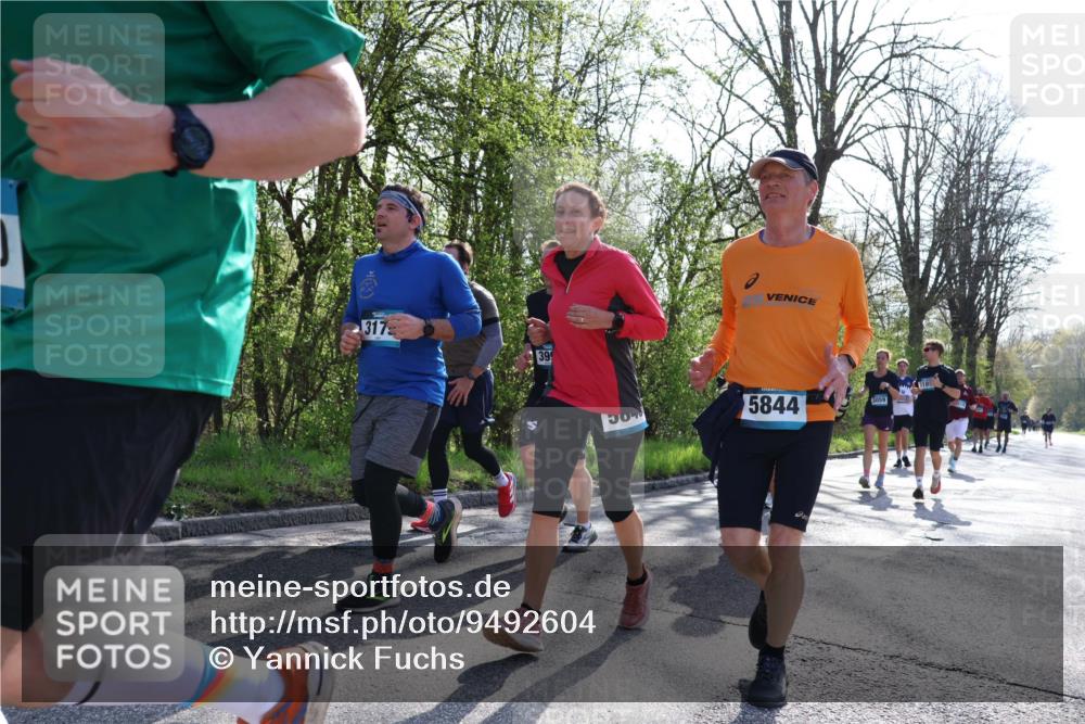 12.04.2026 - 45. Internationalen Wilhelmsburger Insellauf Yannick Fuchs http://msf.ph/oto/9492604 12.04.2026 10:45:14 Laufen 317, 399, 5844, 3059 meine-sportfotos.de
