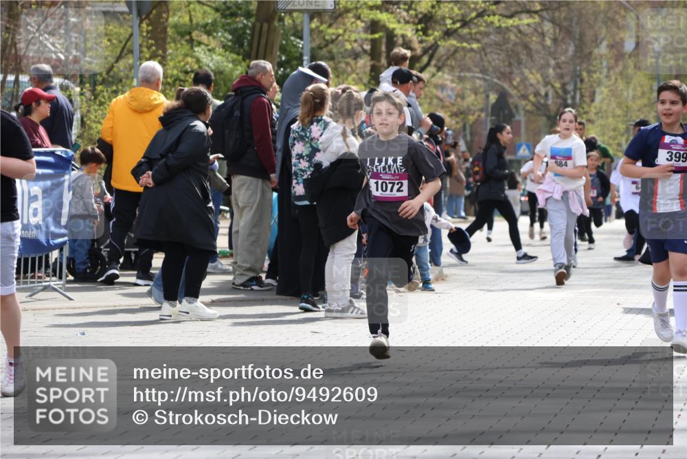 12.04.2026 - 45. Internationalen Wilhelmsburger Insellauf Strokosch-Dieckow http://msf.ph/oto/9492609 12.04.2026 14:51:17 Ziel 544, 444, 868, 852, 358, 1072, 374 meine-sportfotos.de