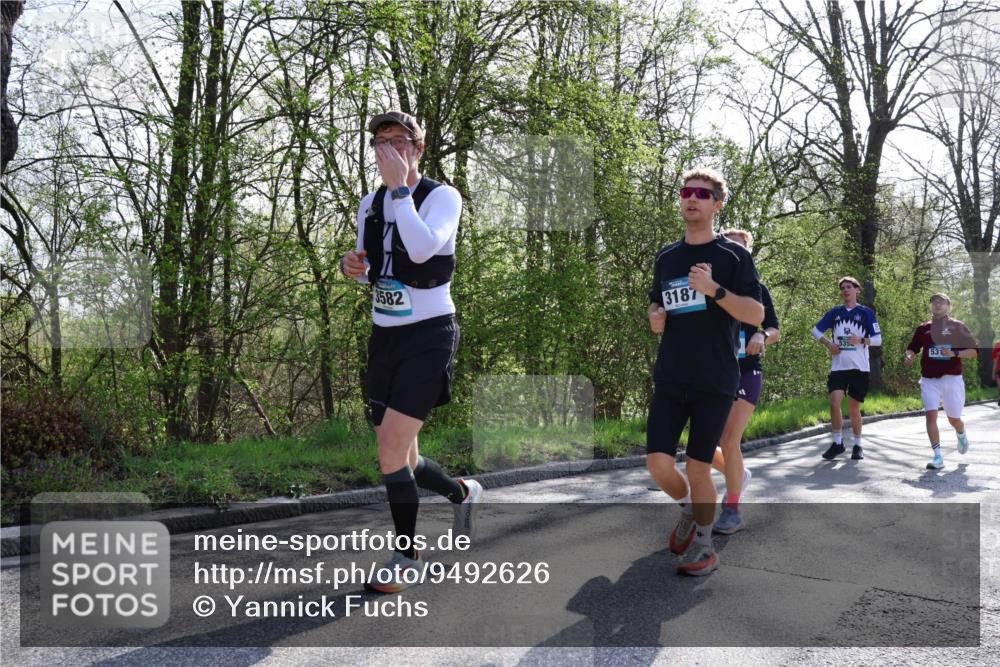 12.04.2026 - 45. Internationalen Wilhelmsburger Insellauf Yannick Fuchs http://msf.ph/oto/9492626 12.04.2026 10:45:17 Laufen 3582, 3187, 5352, 531 meine-sportfotos.de