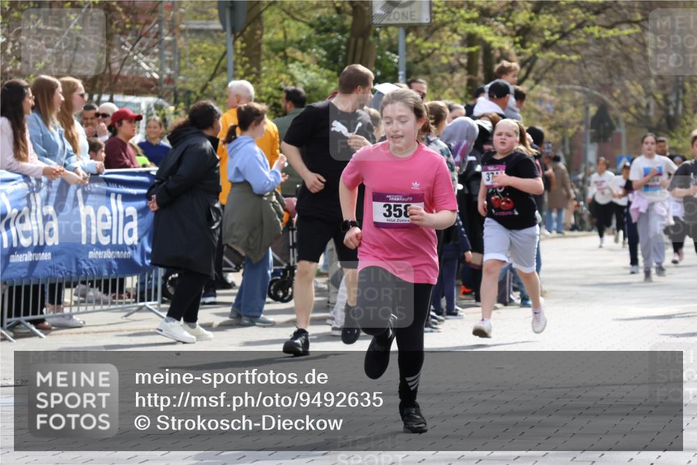 12.04.2026 - 45. Internationalen Wilhelmsburger Insellauf Strokosch-Dieckow http://msf.ph/oto/9492635 12.04.2026 14:51:15 Ziel 1843, 380, 435, 1051, 544, 444, 868, 852, 358, 1072, 374 meine-sportfotos.de