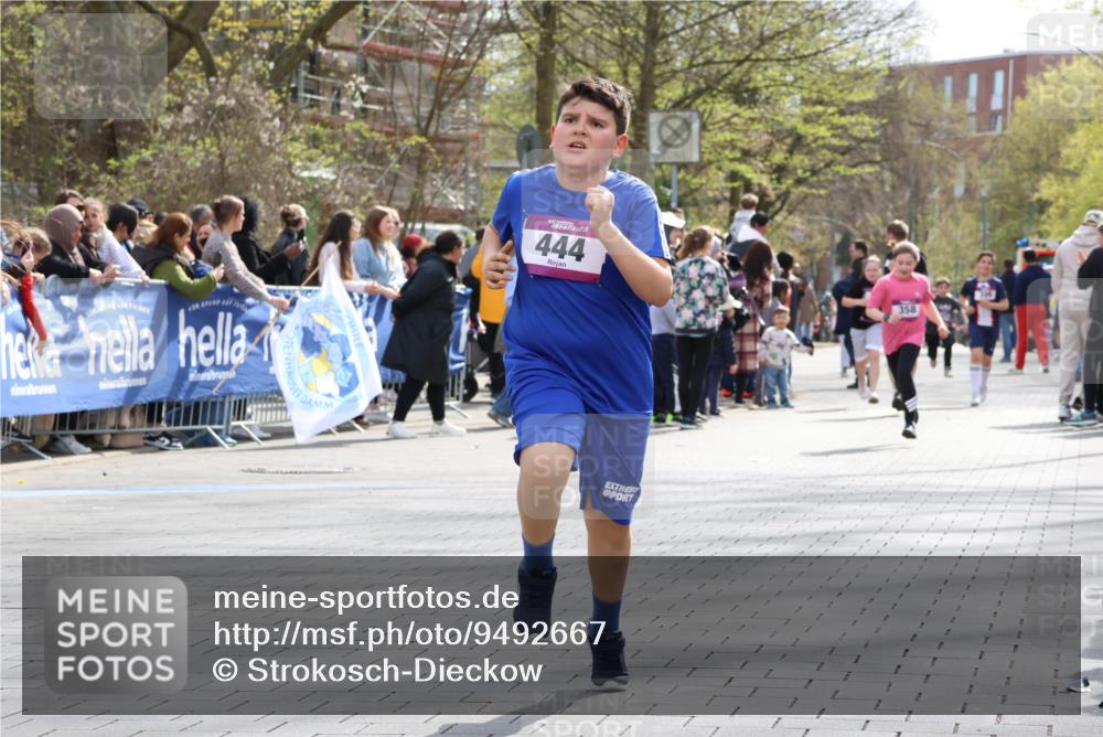 12.04.2026 - 45. Internationalen Wilhelmsburger Insellauf Strokosch-Dieckow http://msf.ph/oto/9492667 12.04.2026 14:51:13 Ziel 1843, 380, 435, 1051, 544, 444, 868, 852, 358, 1072 meine-sportfotos.de