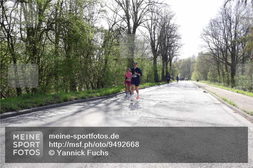 12.04.2026 - 45. Internationalen Wilhelmsburger Insellauf Yannick Fuchs http://msf.ph/oto/9492668 12.04.2026 10:45:26 Laufen 4927 meine-sportfotos.de