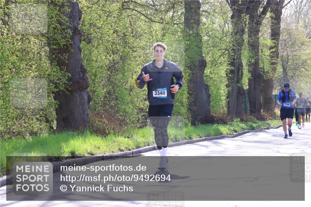 12.04.2026 - 45. Internationalen Wilhelmsburger Insellauf Yannick Fuchs http://msf.ph/oto/9492694 12.04.2026 10:45:33 Laufen 3340, 3798, 257 meine-sportfotos.de