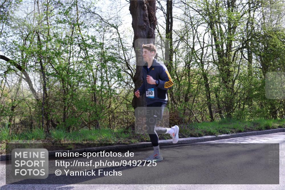 12.04.2026 - 45. Internationalen Wilhelmsburger Insellauf Yannick Fuchs http://msf.ph/oto/9492725 12.04.2026 10:45:38 Laufen 3340 meine-sportfotos.de