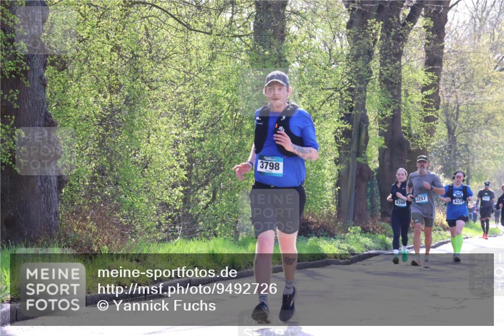 12.04.2026 - 45. Internationalen Wilhelmsburger Insellauf Yannick Fuchs http://msf.ph/oto/9492726 12.04.2026 10:45:40 Laufen 3798, 3257, 4396, 4339 meine-sportfotos.de