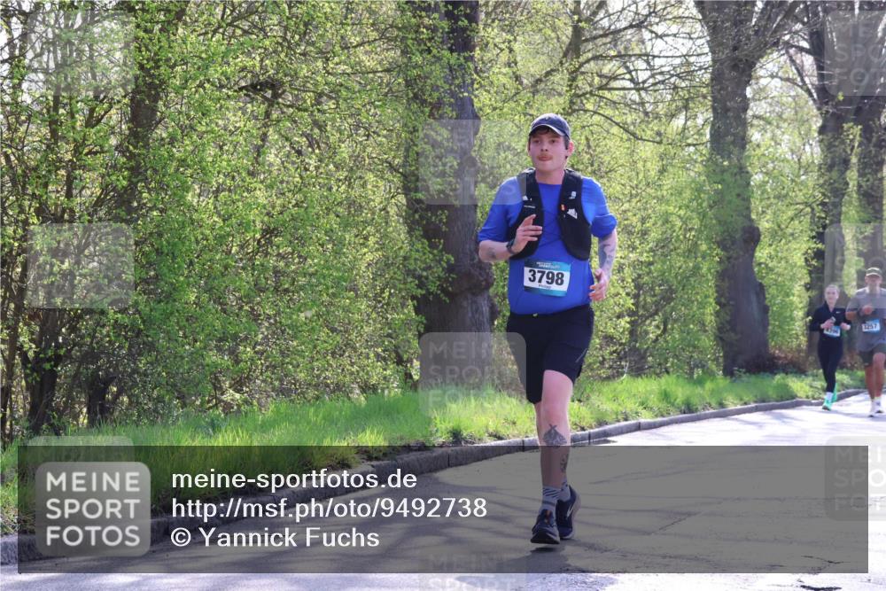 12.04.2026 - 45. Internationalen Wilhelmsburger Insellauf Yannick Fuchs http://msf.ph/oto/9492738 12.04.2026 10:45:41 Laufen 3798, 4396, 3257 meine-sportfotos.de