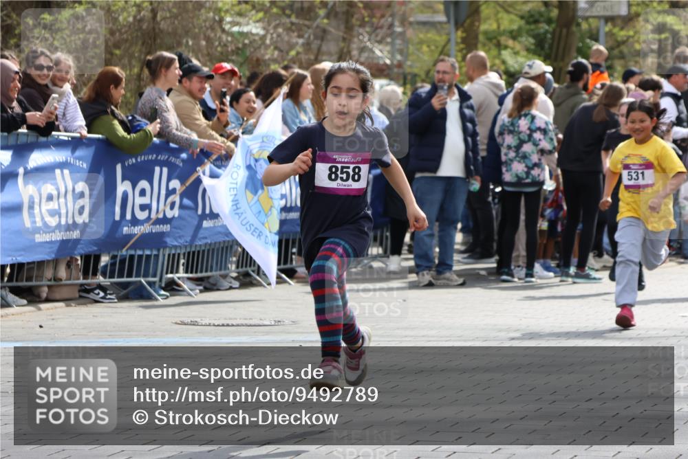 12.04.2026 - 45. Internationalen Wilhelmsburger Insellauf Strokosch-Dieckow http://msf.ph/oto/9492789 12.04.2026 14:50:50 Ziel 626, 895, 357, 889, 408, 351, 893, 455, 388, 663, 359, 858, 531, 493, 1822 meine-sportfotos.de