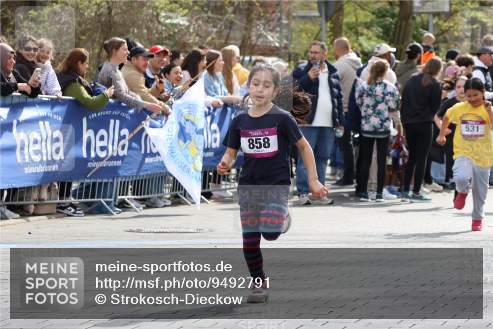 12.04.2026 - 45. Internationalen Wilhelmsburger Insellauf Strokosch-Dieckow http://msf.ph/oto/9492791 12.04.2026 14:50:50 Ziel 626, 895, 357, 889, 408, 351, 893, 455, 388, 663, 359, 858, 531, 493, 1822 meine-sportfotos.de
