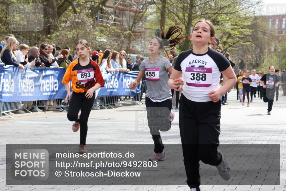 12.04.2026 - 45. Internationalen Wilhelmsburger Insellauf Strokosch-Dieckow http://msf.ph/oto/9492803 12.04.2026 14:50:45 Ziel 1049, 1837, 609, 331, 626, 895, 357, 889, 408, 351, 893, 455, 388, 663, 359, 858 meine-sportfotos.de