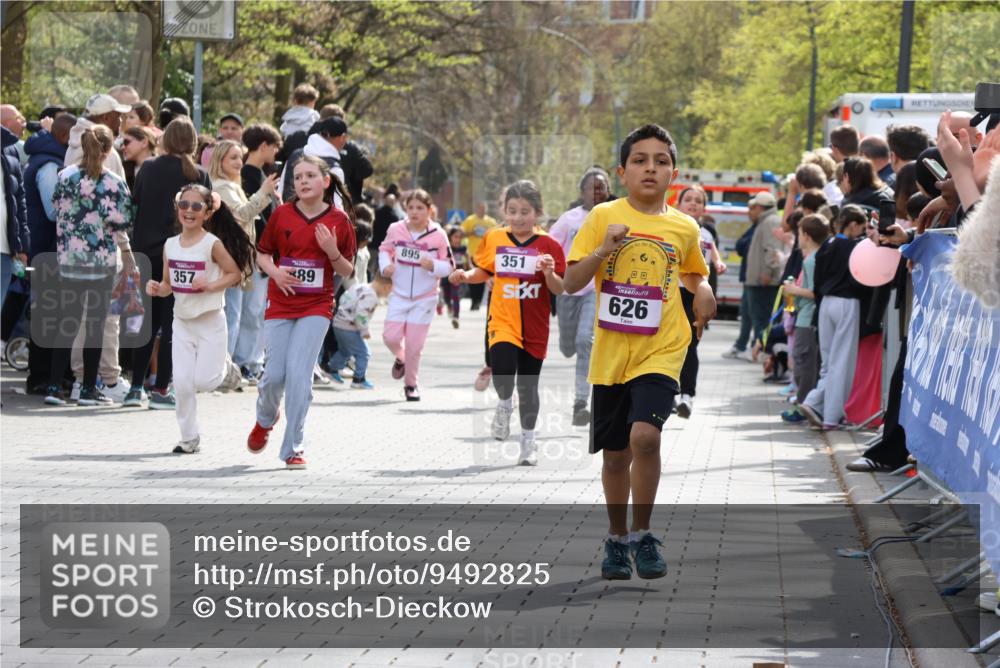 12.04.2026 - 45. Internationalen Wilhelmsburger Insellauf Strokosch-Dieckow http://msf.ph/oto/9492825 12.04.2026 14:50:40 Ziel 362, 865, 1844, 98, 22, 654, 420, 877, 1049, 1837, 609, 331, 626, 895, 357, 889, 408, 351, 893, 455 meine-sportfotos.de