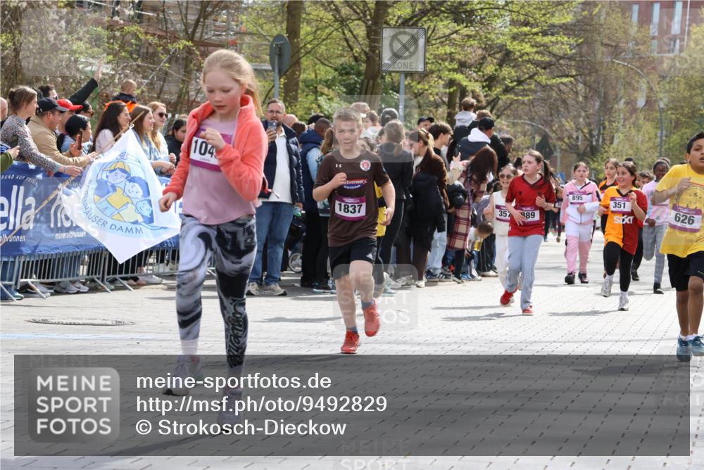12.04.2026 - 45. Internationalen Wilhelmsburger Insellauf Strokosch-Dieckow http://msf.ph/oto/9492829 12.04.2026 14:50:38 Ziel 330, 362, 865, 1844, 98, 22, 654, 420, 877, 1049, 1837, 609, 331, 626, 895, 357 meine-sportfotos.de