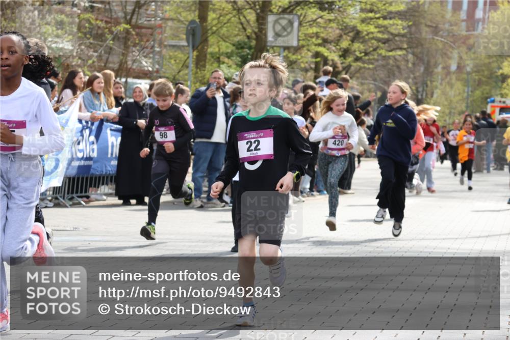 12.04.2026 - 45. Internationalen Wilhelmsburger Insellauf Strokosch-Dieckow http://msf.ph/oto/9492843 12.04.2026 14:50:34 Ziel 1834, 491, 426, 392, 880, 151, 1035, 330, 362, 865, 1844, 98, 22, 654, 420, 877, 1049 meine-sportfotos.de