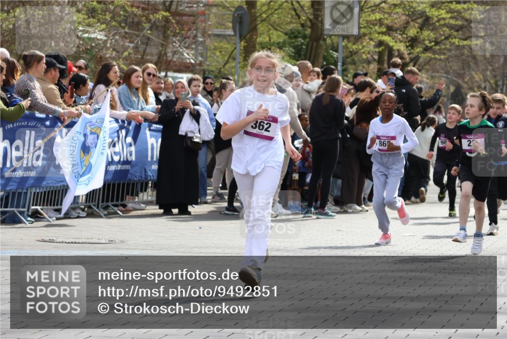 12.04.2026 - 45. Internationalen Wilhelmsburger Insellauf Strokosch-Dieckow http://msf.ph/oto/9492851 12.04.2026 14:50:32 Ziel 883, 452, 1834, 491, 426, 392, 880, 151, 1035, 330, 362, 865, 1844, 98, 22, 654, 420, 877 meine-sportfotos.de
