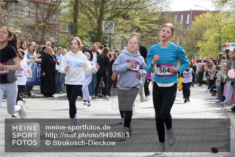 12.04.2026 - 45. Internationalen Wilhelmsburger Insellauf Strokosch-Dieckow http://msf.ph/oto/9492883 12.04.2026 14:50:24 Ziel 890, 500, 1037, 335, 370, 345, 429, 905, 461, 475, 859, 1840, 504, 333, 391, 407, 883, 452, 1834, 491, 426, 392, 880 meine-sportfotos.de