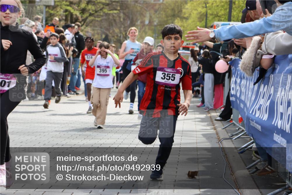 12.04.2026 - 45. Internationalen Wilhelmsburger Insellauf Strokosch-Dieckow http://msf.ph/oto/9492939 12.04.2026 14:50:07 Ziel 901, 131, 1061, 624, 1825, 141, 164, 113, 1845, 1849, 1810, 352, 902, 1814, 860, 854, 885, 1801, 138, 355, 856, 1038, 516, 445, 395, 600, 168, 396, 871, 173, 369, 21, 403, 398, 1064, 667, 661 meine-sportfotos.de