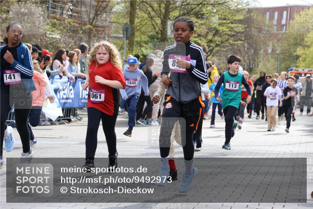 12.04.2026 - 45. Internationalen Wilhelmsburger Insellauf Strokosch-Dieckow http://msf.ph/oto/9492973 12.04.2026 14:50:00 Ziel 875, 572, 336, 1036, 1847, 400, 672, 368, 898, 1039, 901, 131, 1061, 624, 1825, 141, 164, 113, 1845, 1849, 1810, 352, 902, 1814, 860, 854, 885 meine-sportfotos.de
