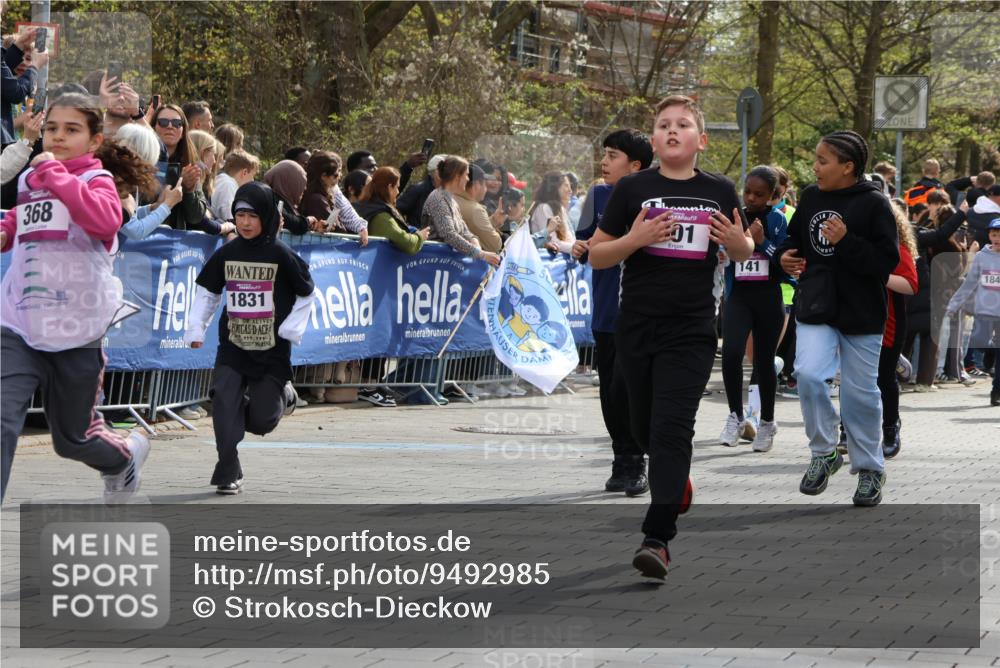 12.04.2026 - 45. Internationalen Wilhelmsburger Insellauf Strokosch-Dieckow http://msf.ph/oto/9492985 12.04.2026 14:49:58 Ziel 402, 451, 608, 466, 878, 849, 861, 875, 572, 336, 1036, 1847, 400, 672, 368, 898, 1039, 901, 131, 1061, 624, 1825, 141, 164, 113, 1845, 1849, 1810, 352 meine-sportfotos.de