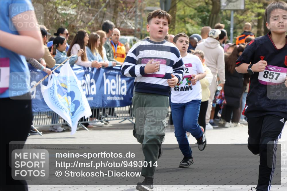 12.04.2026 - 45. Internationalen Wilhelmsburger Insellauf Strokosch-Dieckow http://msf.ph/oto/9493014 12.04.2026 14:49:49 Ziel 1811, 367, 1830, 1848, 439, 389, 1821, 857, 872, 402, 451, 608, 466, 878, 849, 861, 875, 572, 336, 1036, 1847 meine-sportfotos.de