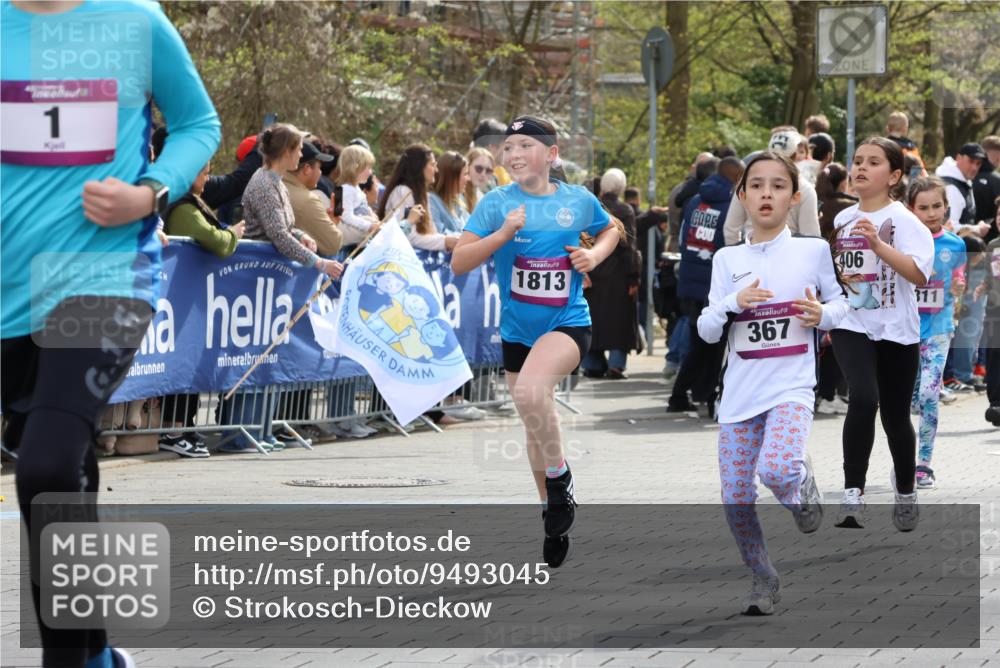 12.04.2026 - 45. Internationalen Wilhelmsburger Insellauf Strokosch-Dieckow http://msf.ph/oto/9493045 12.04.2026 14:49:40 Ziel 882, 652, 1818, 867, 377, 879, 1839, 401, 1812, 106, 169, 1, 1813, 497, 1808, 406, 1811, 367, 1830, 1848, 439 meine-sportfotos.de