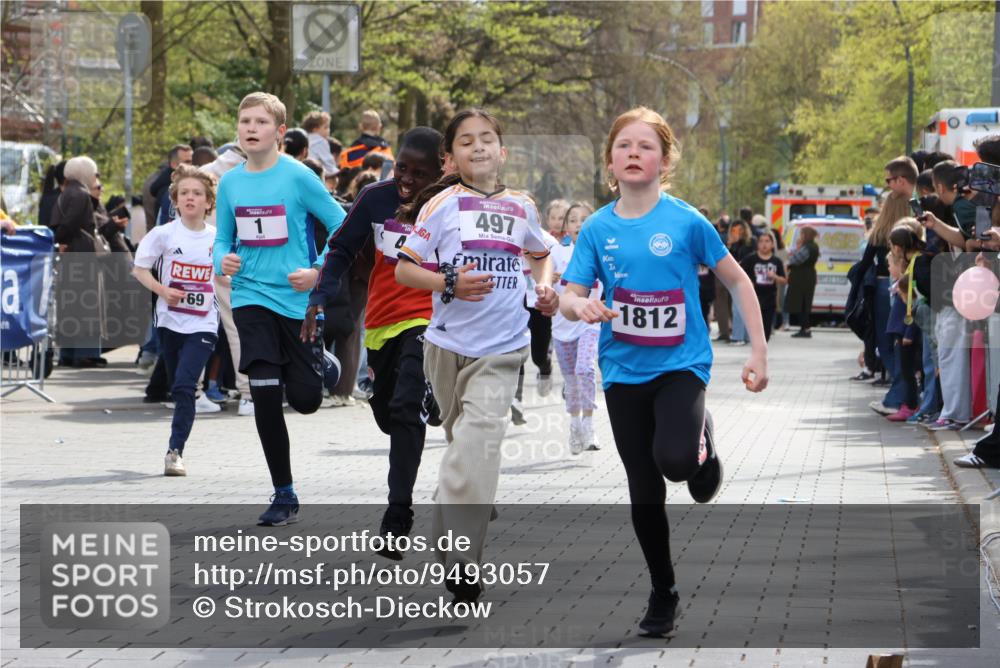 12.04.2026 - 45. Internationalen Wilhelmsburger Insellauf Strokosch-Dieckow http://msf.ph/oto/9493057 12.04.2026 14:49:38 Ziel 458, 161, 542, 1842, 894, 882, 652, 1818, 867, 377, 879, 1839, 401, 1812, 106, 169, 1, 1813, 497, 1808, 406, 1811, 367, 1830 meine-sportfotos.de