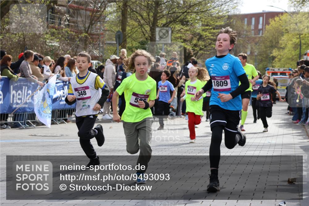 12.04.2026 - 45. Internationalen Wilhelmsburger Insellauf Strokosch-Dieckow http://msf.ph/oto/9493093 12.04.2026 14:49:28 Ziel 693, 1817, 100, 855, 897, 353, 666, 1827, 378, 17, 501, 586, 1809, 440, 881, 348, 602, 627, 458, 161, 542, 1842, 894, 882, 652, 1818 meine-sportfotos.de