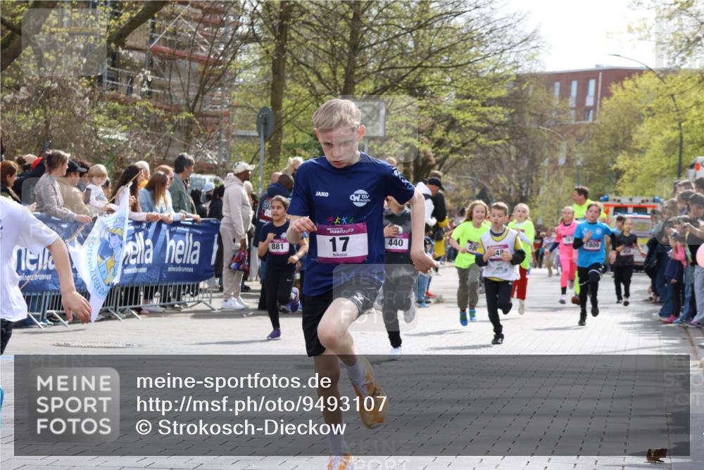 12.04.2026 - 45. Internationalen Wilhelmsburger Insellauf Strokosch-Dieckow http://msf.ph/oto/9493107 12.04.2026 14:49:25 Ziel 2, 896, 372, 1055, 51, 693, 1817, 100, 855, 897, 353, 666, 1827, 378, 17, 501, 586, 1809, 440, 881, 348, 602, 627 meine-sportfotos.de