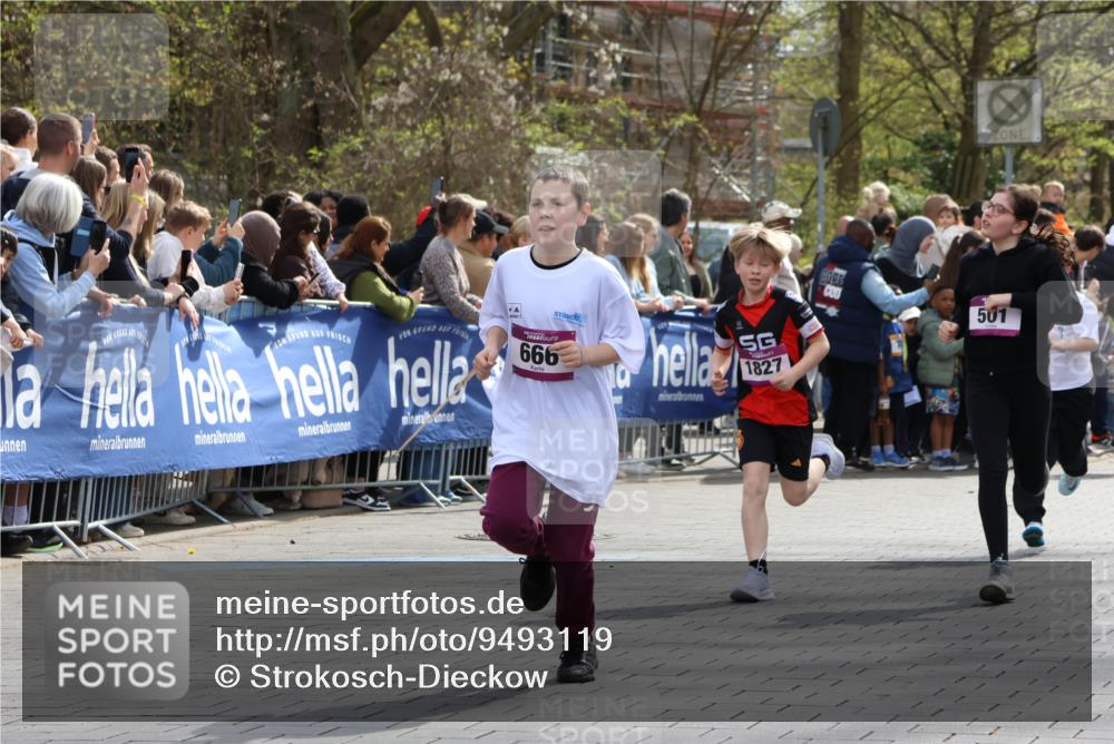 12.04.2026 - 45. Internationalen Wilhelmsburger Insellauf Strokosch-Dieckow http://msf.ph/oto/9493119 12.04.2026 14:49:23 Ziel 418, 684, 597, 1823, 375, 2, 896, 372, 1055, 51, 693, 1817, 100, 855, 897, 353, 666, 1827, 378, 17, 501, 586, 1809, 440, 881 meine-sportfotos.de