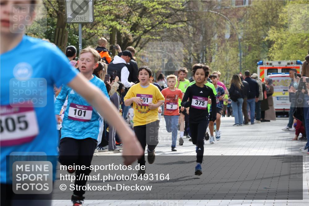 12.04.2026 - 45. Internationalen Wilhelmsburger Insellauf Strokosch-Dieckow http://msf.ph/oto/9493164 12.04.2026 14:49:12 Ziel 1804, 1836, 5015, 876, 1816, 1815, 428, 385, 371, 433, 487, 887, 73, 1805, 591, 1043, 101, 1063, 1048, 601, 418, 684, 597, 1823, 375 meine-sportfotos.de