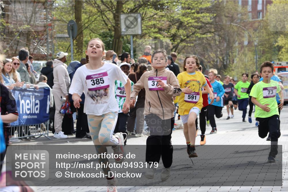 12.04.2026 - 45. Internationalen Wilhelmsburger Insellauf Strokosch-Dieckow http://msf.ph/oto/9493179 12.04.2026 14:49:09 Ziel 373, 38, 1804, 1836, 5015, 876, 1816, 1815, 428, 385, 371, 433, 487, 887, 73, 1805, 591, 1043, 101 meine-sportfotos.de