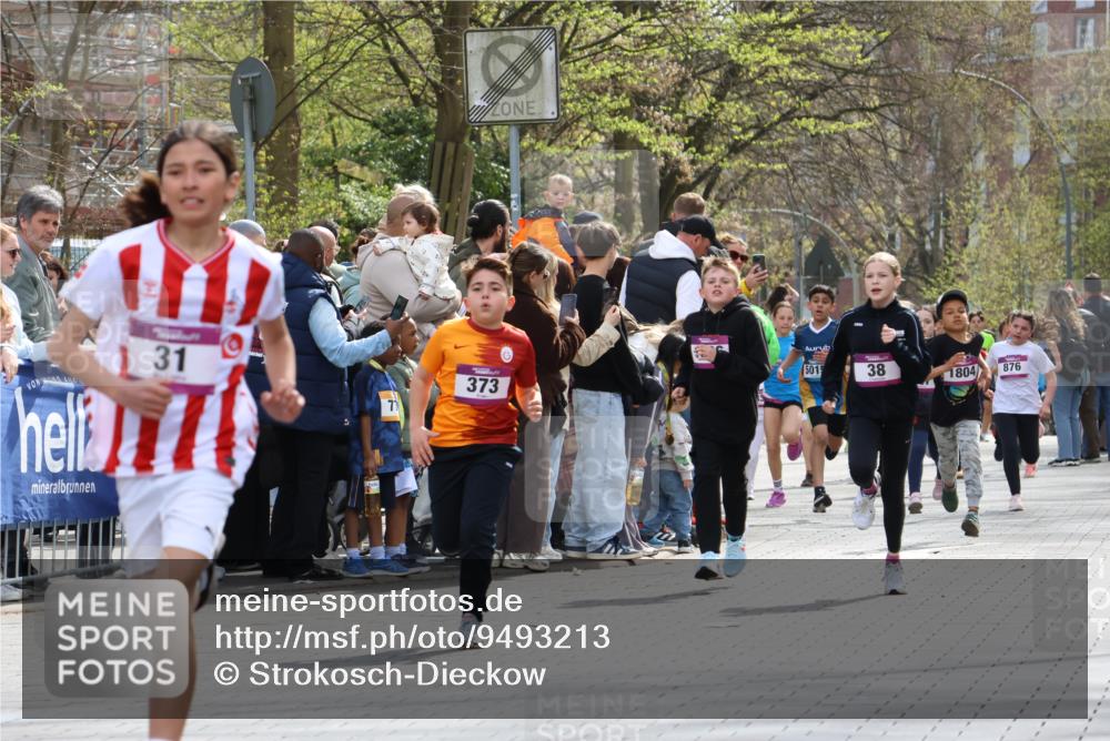 12.04.2026 - 45. Internationalen Wilhelmsburger Insellauf Strokosch-Dieckow http://msf.ph/oto/9493213 12.04.2026 14:49:01 Ziel 1045, 36, 904, 1807, 386, 421, 903, 31, 373, 38, 1804, 1836, 5015, 876, 1816, 1815, 428 meine-sportfotos.de