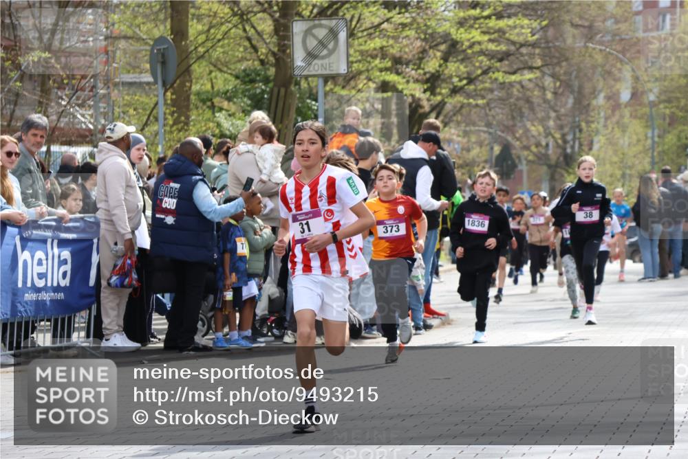 12.04.2026 - 45. Internationalen Wilhelmsburger Insellauf Strokosch-Dieckow http://msf.ph/oto/9493215 12.04.2026 14:49:00 Ziel 906, 1045, 36, 904, 1807, 386, 421, 903, 31, 373, 38, 1804, 1836, 5015 meine-sportfotos.de