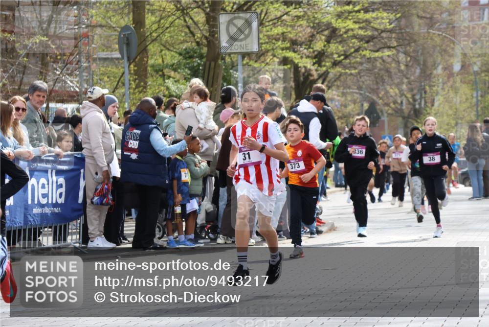 12.04.2026 - 45. Internationalen Wilhelmsburger Insellauf Strokosch-Dieckow http://msf.ph/oto/9493217 12.04.2026 14:49:00 Ziel 906, 1045, 36, 904, 1807, 386, 421, 903, 31, 373, 38, 1804, 1836, 5015 meine-sportfotos.de