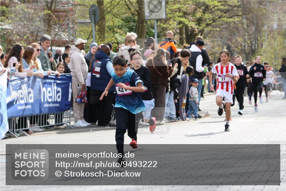 12.04.2026 - 45. Internationalen Wilhelmsburger Insellauf Strokosch-Dieckow http://msf.ph/oto/9493222 12.04.2026 14:48:58 Ziel 424, 70, 381, 906, 1045, 36, 904, 1807, 386, 421, 903, 31, 373, 38 meine-sportfotos.de