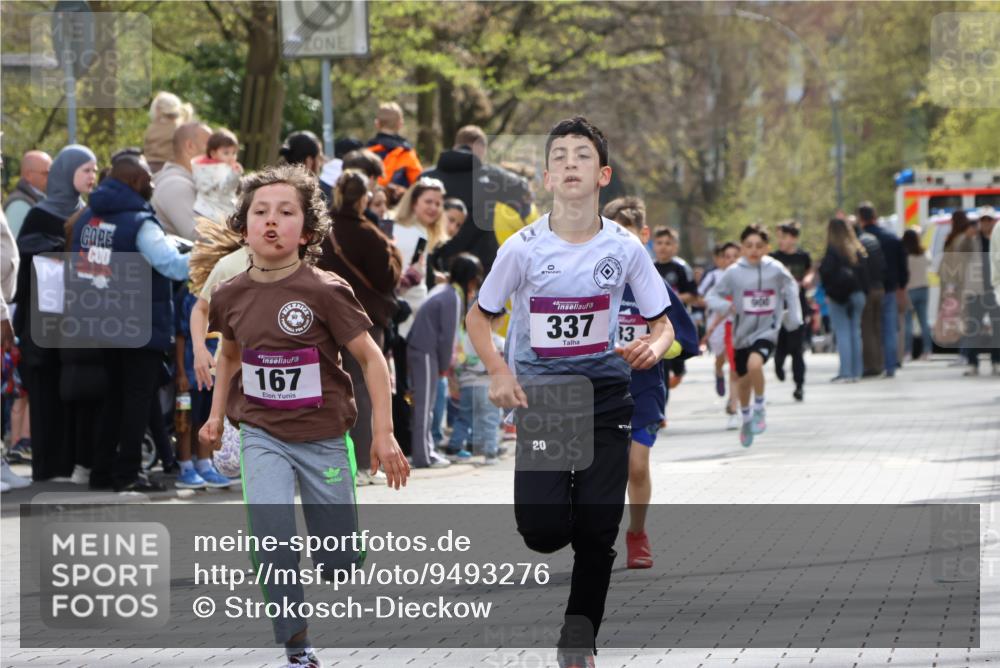 12.04.2026 - 45. Internationalen Wilhelmsburger Insellauf Strokosch-Dieckow http://msf.ph/oto/9493276 12.04.2026 14:48:43 Ziel 382, 1826, 1841, 337, 167, 1846, 683, 900, 899 meine-sportfotos.de