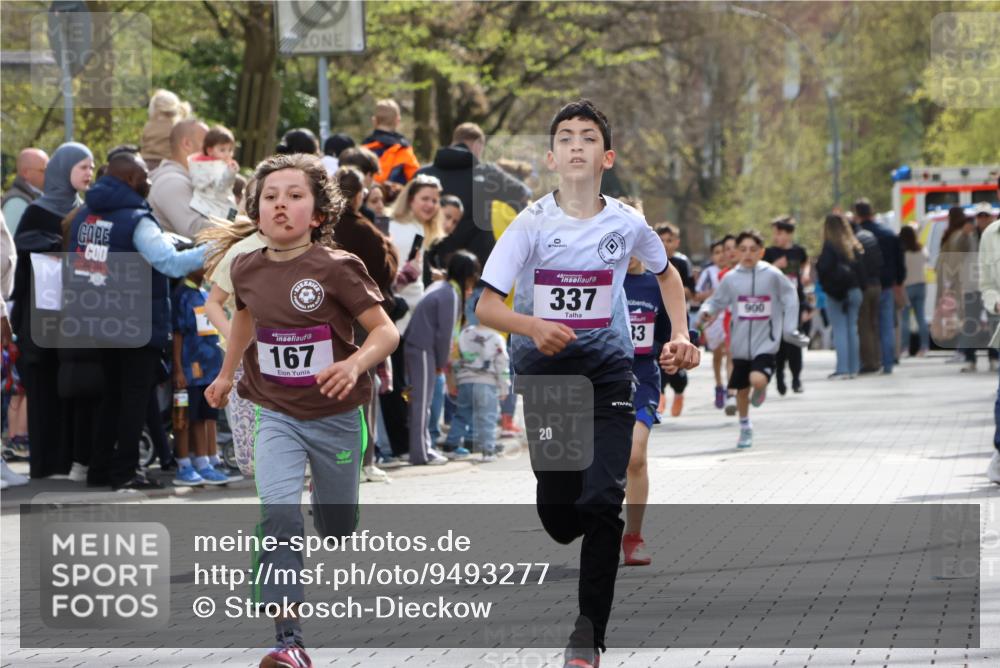12.04.2026 - 45. Internationalen Wilhelmsburger Insellauf Strokosch-Dieckow http://msf.ph/oto/9493277 12.04.2026 14:48:43 Ziel 382, 1826, 1841, 337, 167, 1846, 683, 900, 899 meine-sportfotos.de