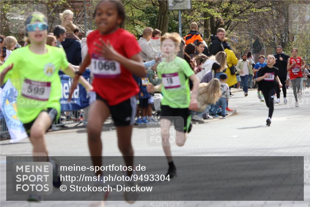12.04.2026 - 45. Internationalen Wilhelmsburger Insellauf Strokosch-Dieckow http://msf.ph/oto/9493304 12.04.2026 14:48:34 Ziel 71, 1838, 1068, 599, 18, 382 meine-sportfotos.de