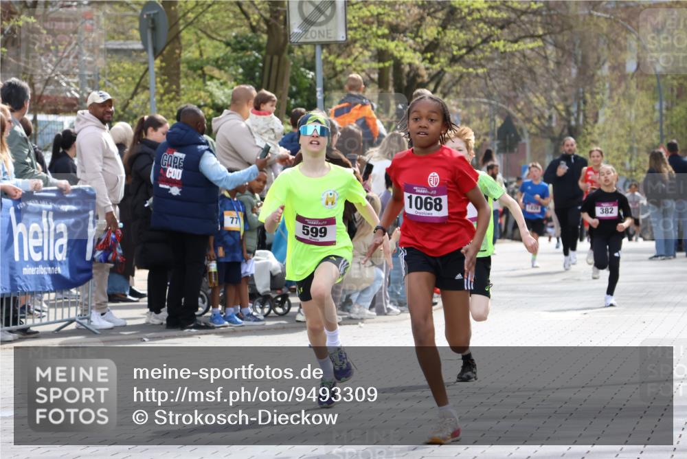 12.04.2026 - 45. Internationalen Wilhelmsburger Insellauf Strokosch-Dieckow http://msf.ph/oto/9493309 12.04.2026 14:48:33 Ziel 71, 1838, 1068, 599, 18, 382 meine-sportfotos.de