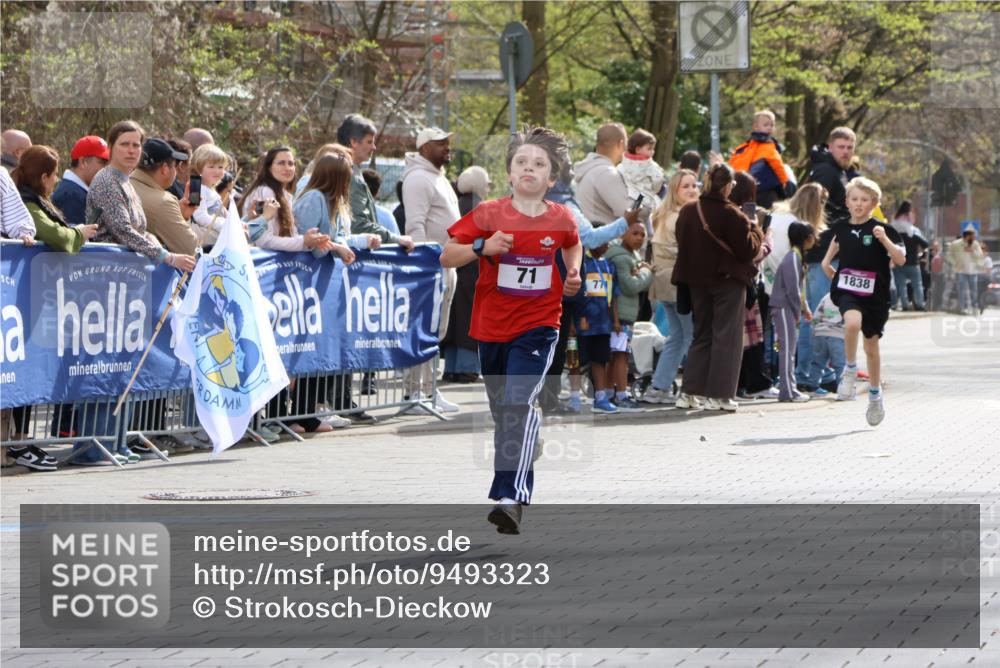 12.04.2026 - 45. Internationalen Wilhelmsburger Insellauf Strokosch-Dieckow http://msf.ph/oto/9493323 12.04.2026 14:48:28 Ziel 71, 1838, 1068, 599, 18 meine-sportfotos.de