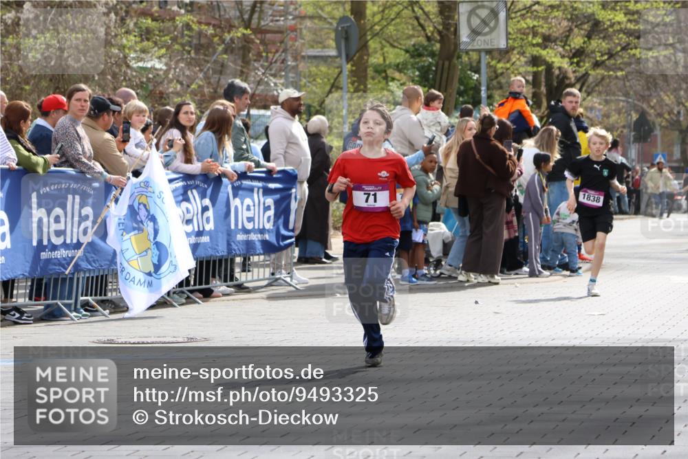 12.04.2026 - 45. Internationalen Wilhelmsburger Insellauf Strokosch-Dieckow http://msf.ph/oto/9493325 12.04.2026 14:48:28 Ziel 71, 1838, 1068, 599, 18 meine-sportfotos.de