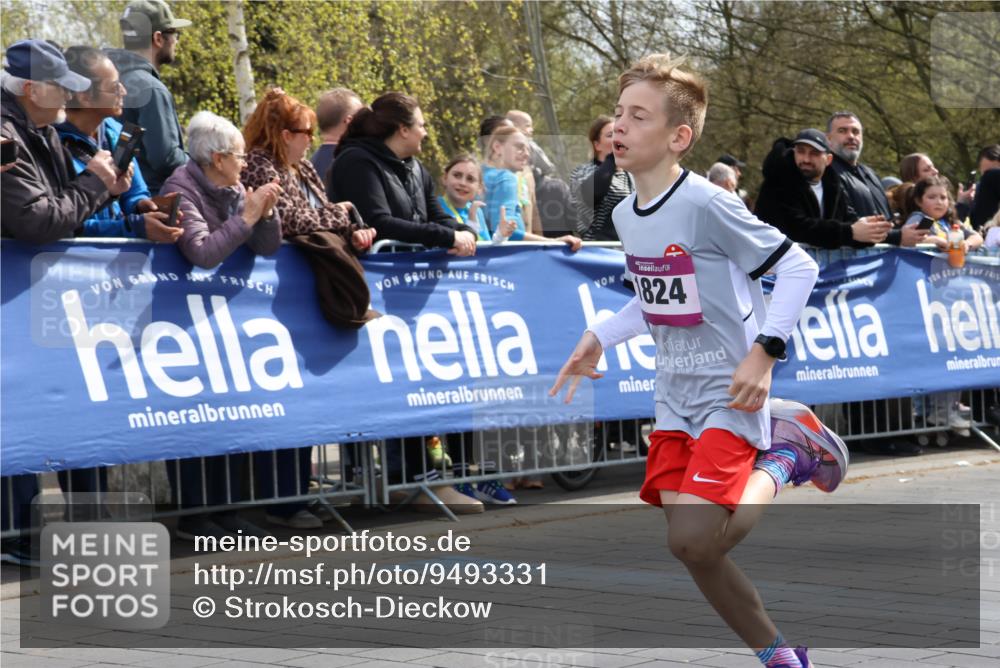 12.04.2026 - 45. Internationalen Wilhelmsburger Insellauf Strokosch-Dieckow http://msf.ph/oto/9493331 12.04.2026 14:48:23 Ziel 1835, 1824 meine-sportfotos.de