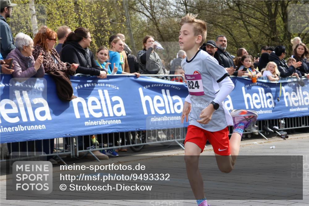 12.04.2026 - 45. Internationalen Wilhelmsburger Insellauf Strokosch-Dieckow http://msf.ph/oto/9493332 12.04.2026 14:48:22 Ziel 1835, 1824 meine-sportfotos.de