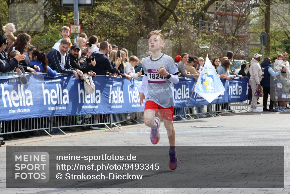 12.04.2026 - 45. Internationalen Wilhelmsburger Insellauf Strokosch-Dieckow http://msf.ph/oto/9493345 12.04.2026 14:48:22 Ziel 1835, 1824 meine-sportfotos.de