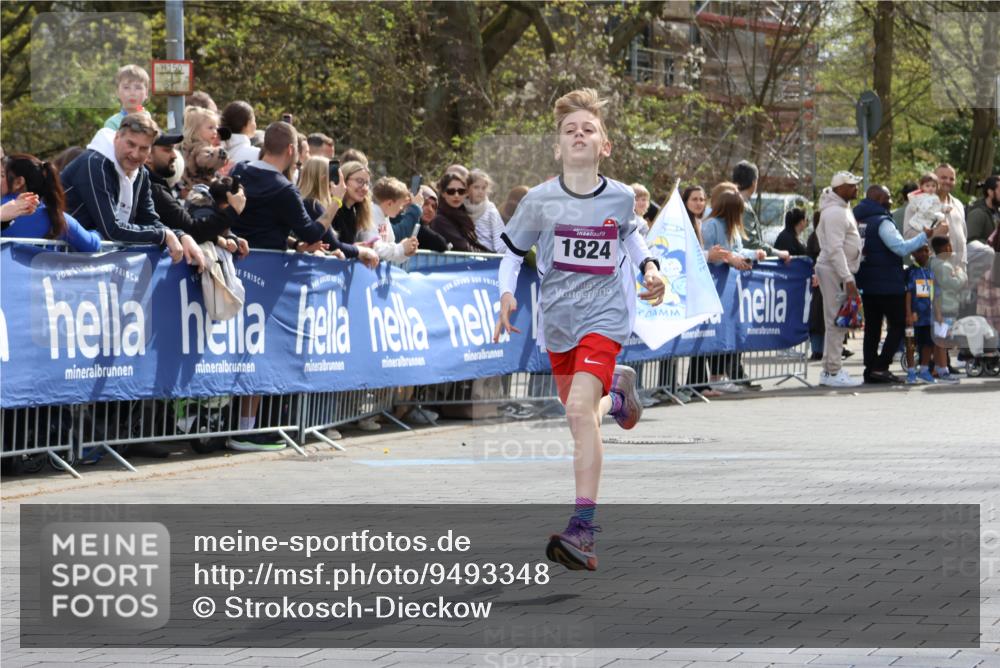 12.04.2026 - 45. Internationalen Wilhelmsburger Insellauf Strokosch-Dieckow http://msf.ph/oto/9493348 12.04.2026 14:48:21 Ziel 1835, 1824 meine-sportfotos.de